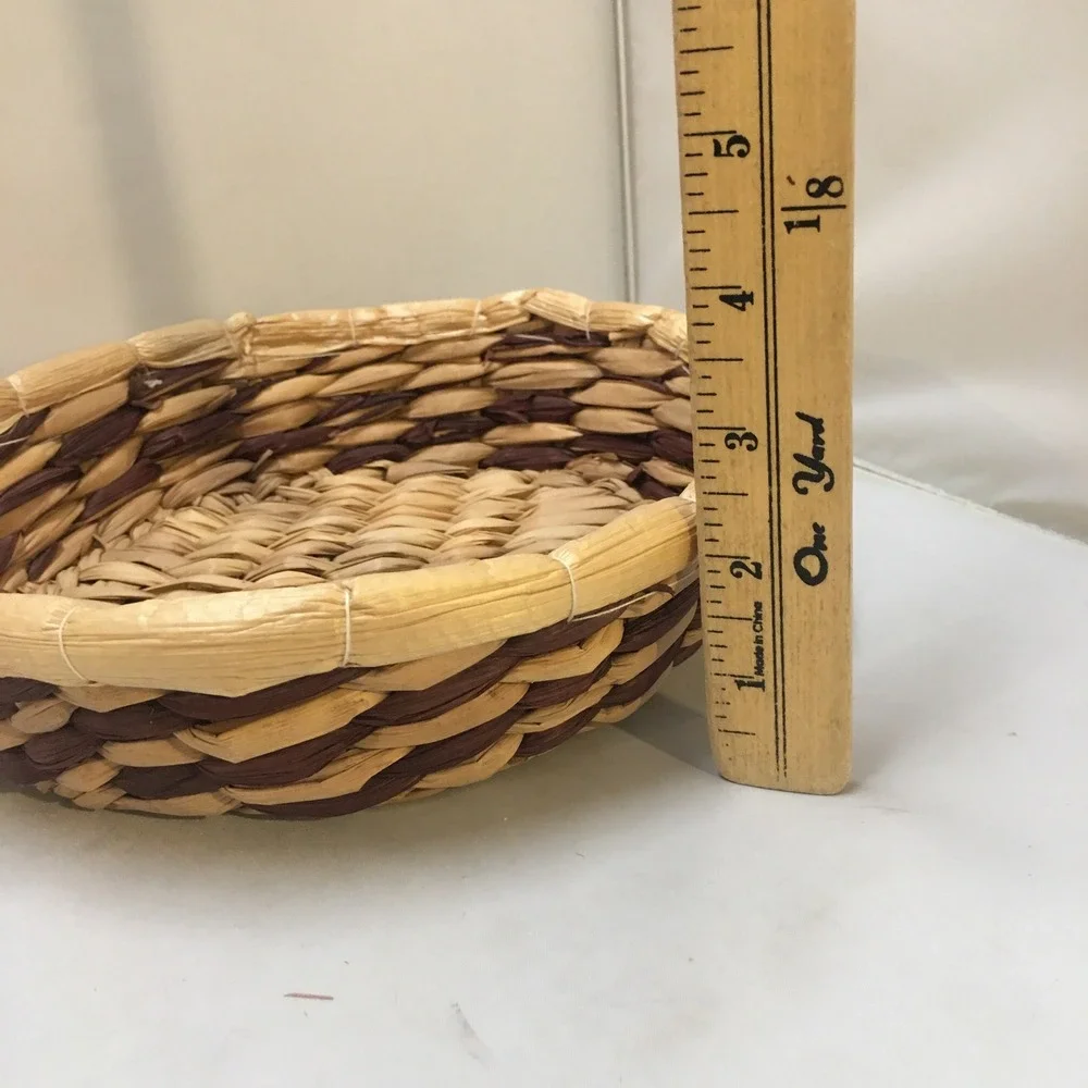 Woven Basket Home Decor 9in Tan Burgundy Corn Husk Round Bowl Rustic Farmhouse